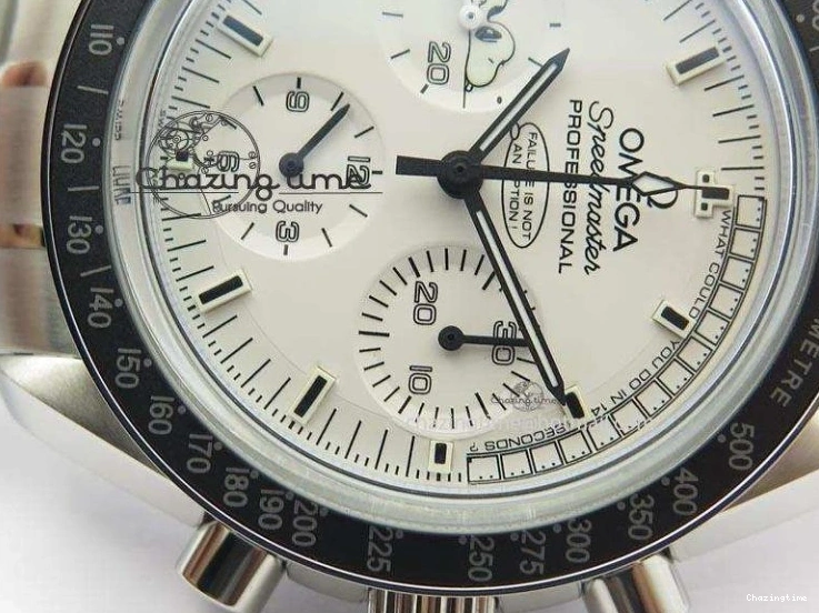 0516 Efficient Speedmaster JHF SS Snoopy Award 45th Anniversary White dial On SS Bracelet 8239